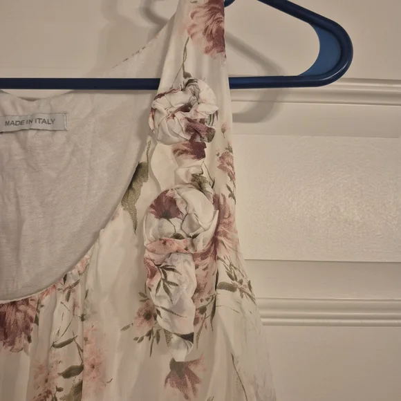 Elegant Cream Floral Maxi Dress - Picture 2 of 6